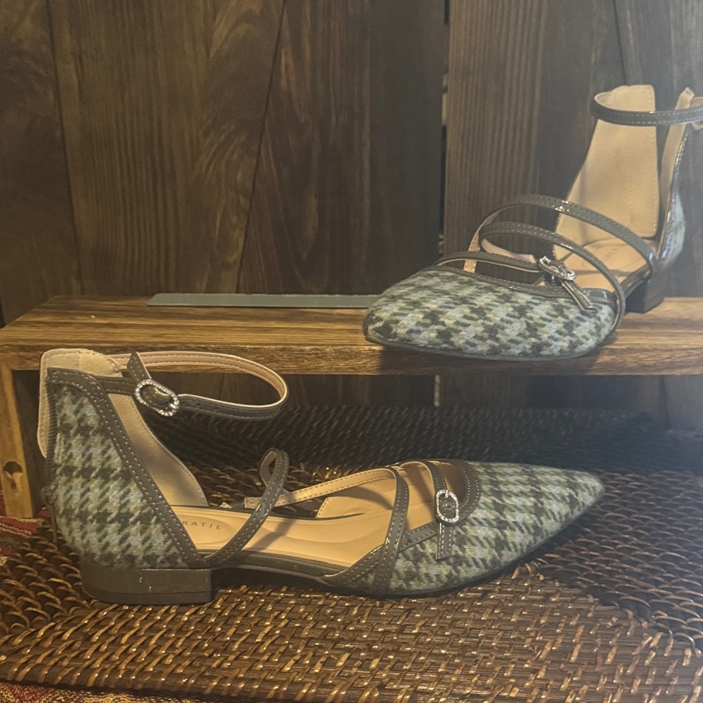Stylish Women's Houndstooth Flats